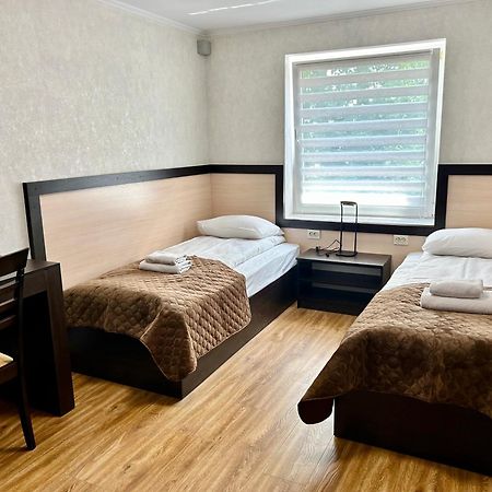 Hotel Koral TTchernivtsi Extérieur photo