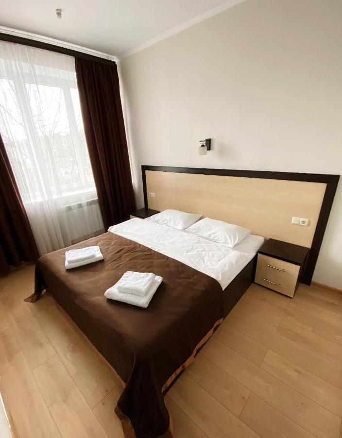 Hotel Koral TTchernivtsi Extérieur photo