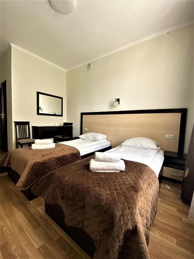 Hotel Koral TTchernivtsi Extérieur photo