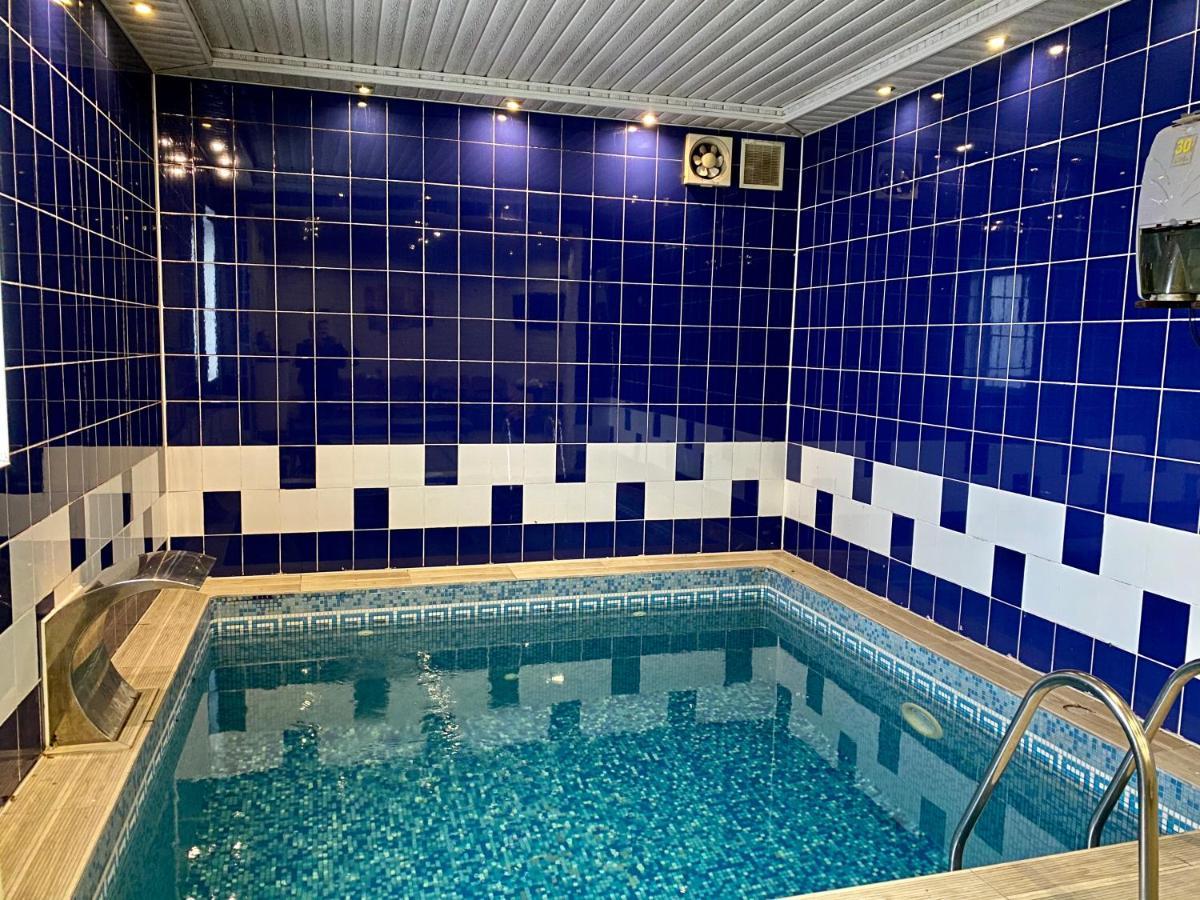Hotel Koral TTchernivtsi Extérieur photo