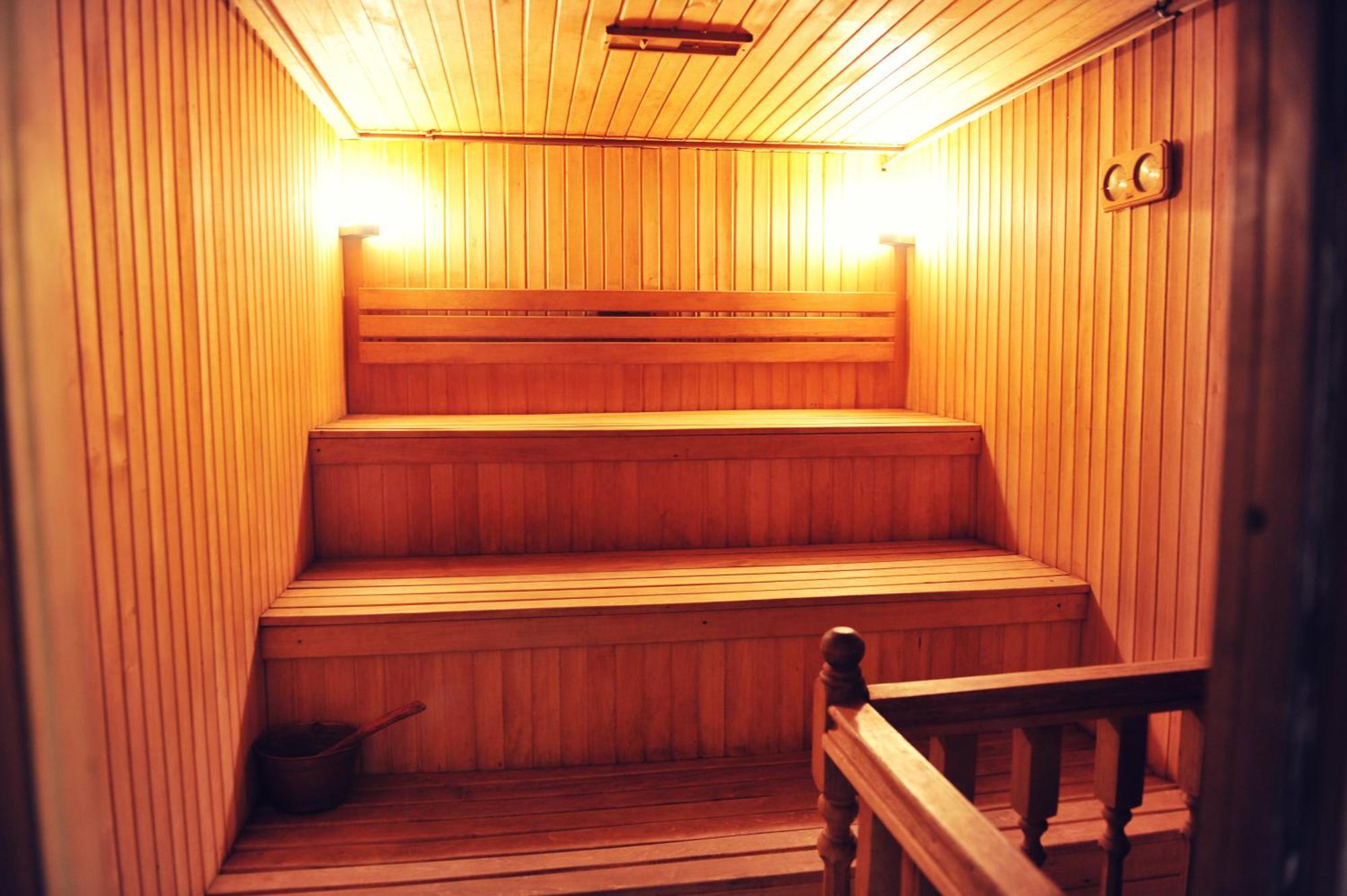 Hotel Koral TTchernivtsi Extérieur photo
