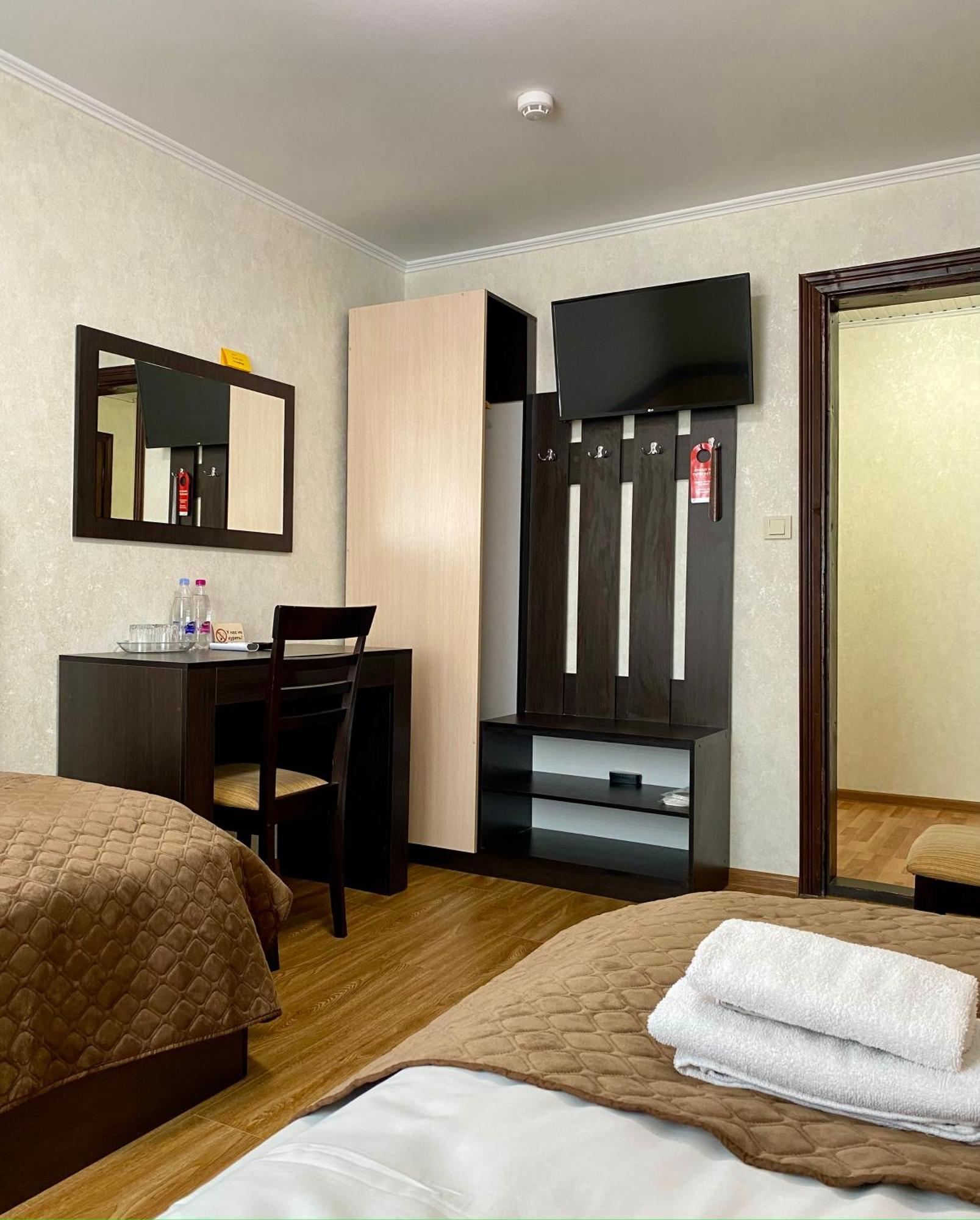 Hotel Koral TTchernivtsi Extérieur photo