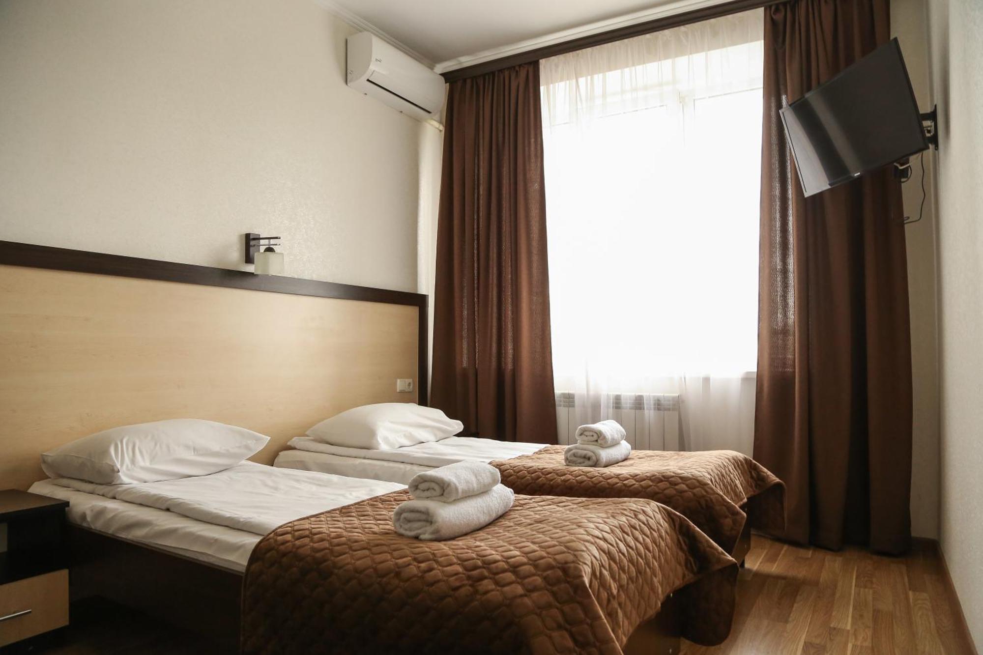 Hotel Koral TTchernivtsi Extérieur photo