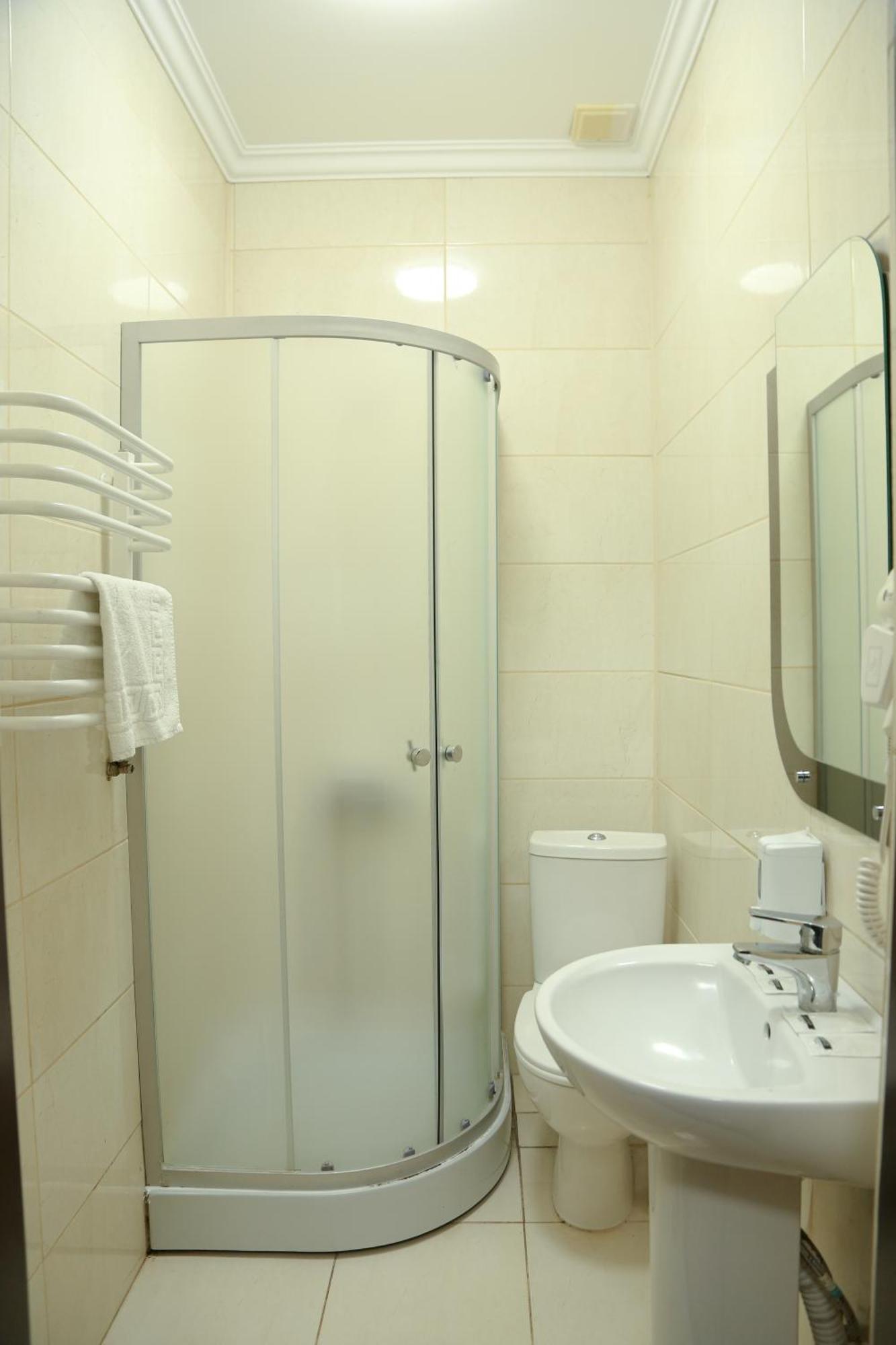 Hotel Koral TTchernivtsi Extérieur photo