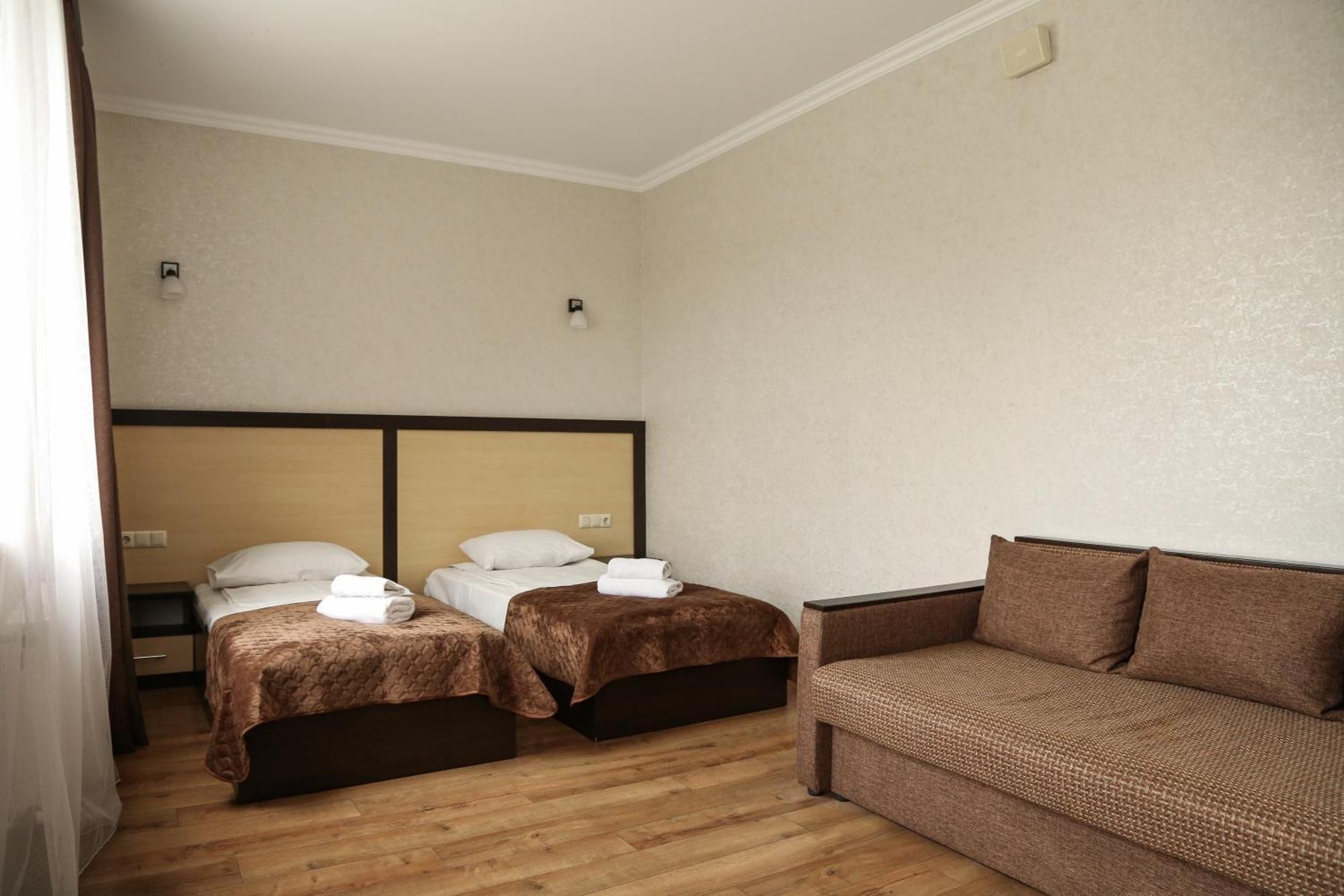 Hotel Koral TTchernivtsi Extérieur photo